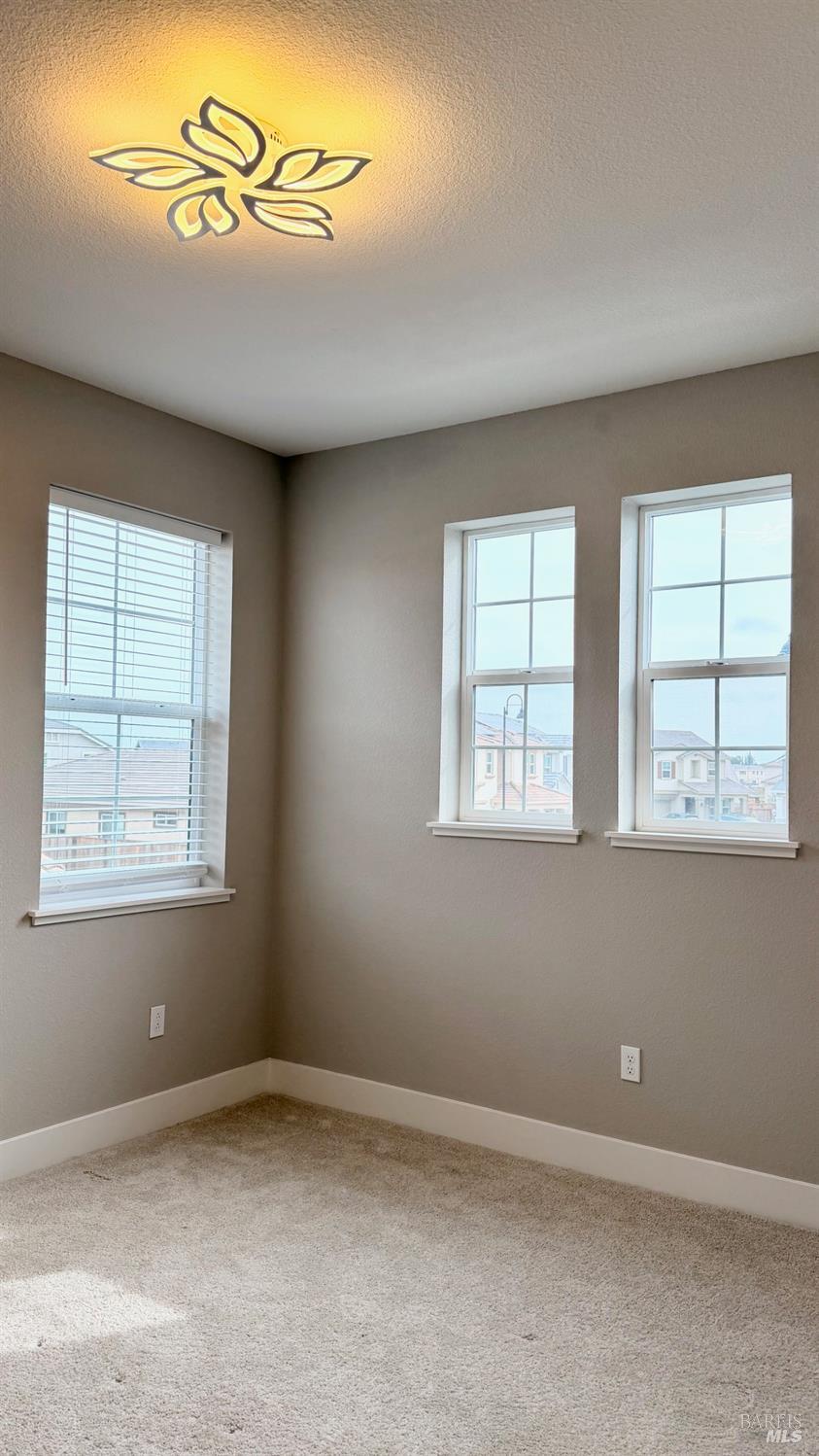 Detail Gallery Image 22 of 49 For 1548 Nightfall Ln, Fairfield,  CA 94533 - 5 Beds | 4 Baths