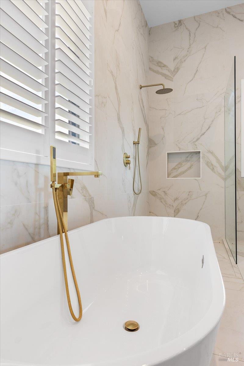 Detail Gallery Image 26 of 75 For 3623 Crescent Cir, Santa Rosa,  CA 95403 - 4 Beds | 5 Baths