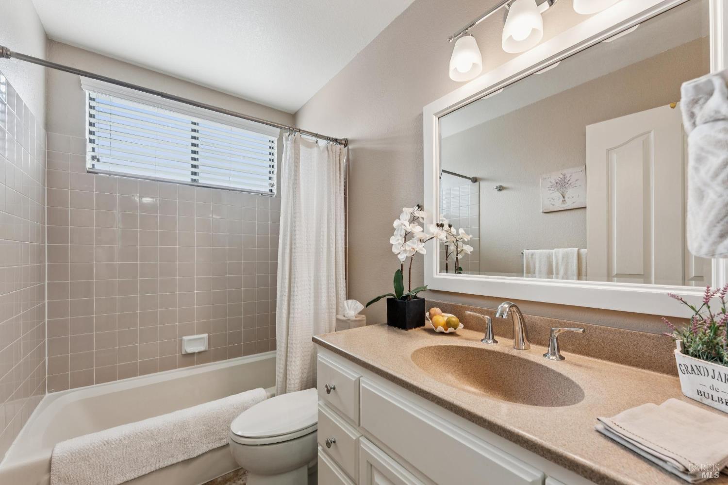 Detail Gallery Image 21 of 32 For 1239 Herbazal St, Sonoma,  CA 95476 - 2 Beds | 2 Baths