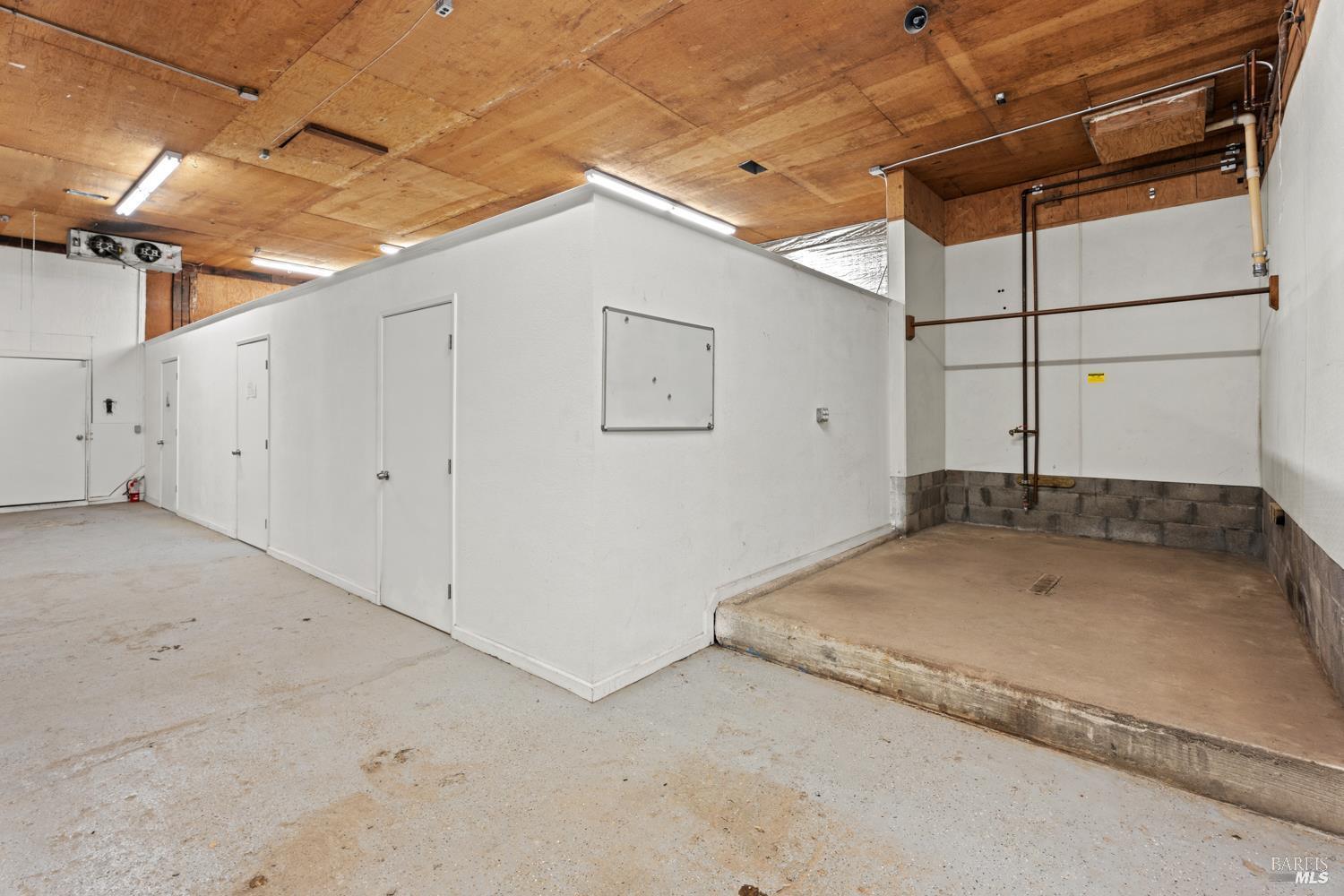 Detail Gallery Image 4 of 7 For 13325 S Highway 101 Unkn, Hopland,  CA 95449 - – Beds | – Baths