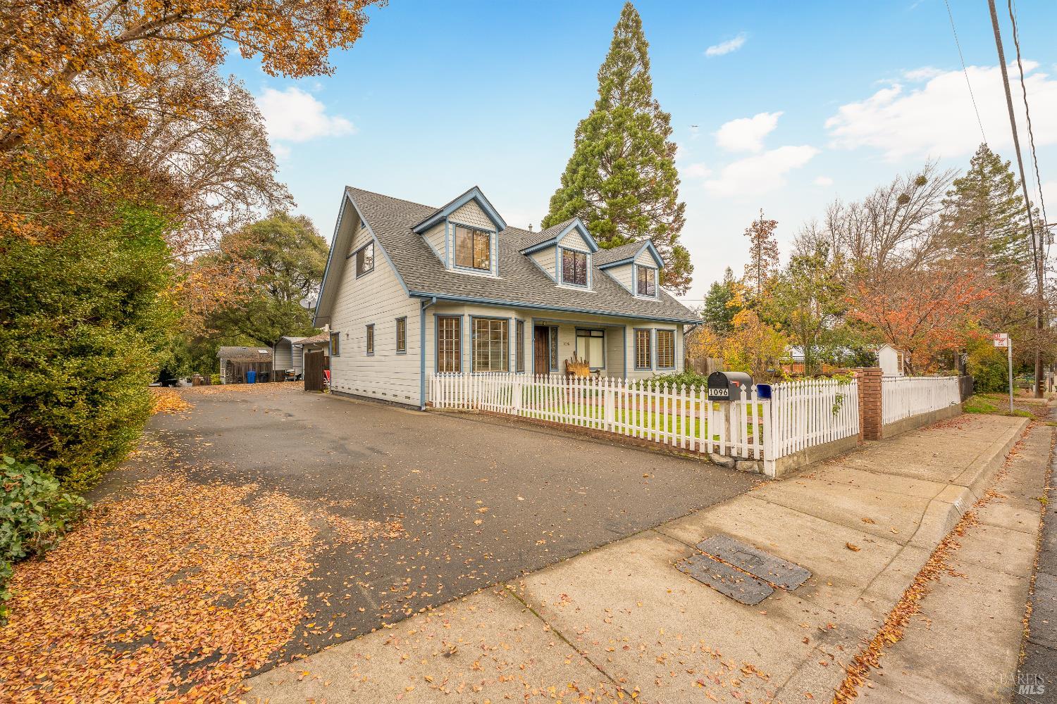 Detail Gallery Image 7 of 34 For 1096 W Standley St, Ukiah,  CA 95482 - 3 Beds | 3 Baths