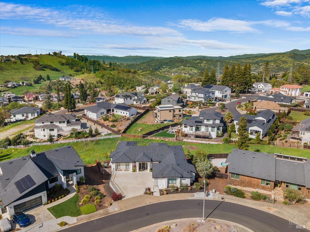 Detail Gallery Image 65 of 75 For 3623 Crescent Cir, Santa Rosa,  CA 95403 - 4 Beds | 5 Baths