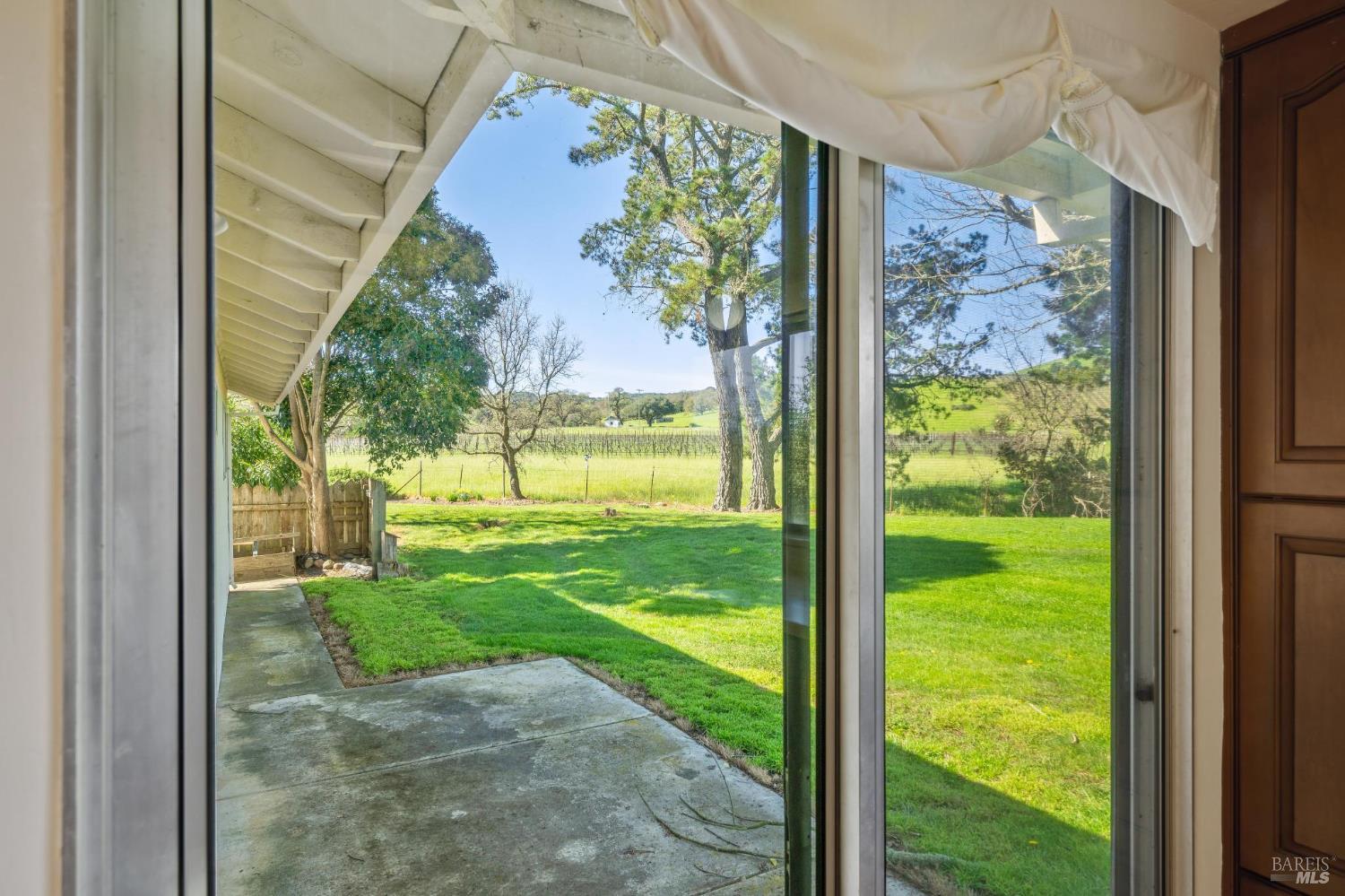 Detail Gallery Image 10 of 21 For 20772 Temelec Dr, Sonoma,  CA 95476 - 3 Beds | 2 Baths