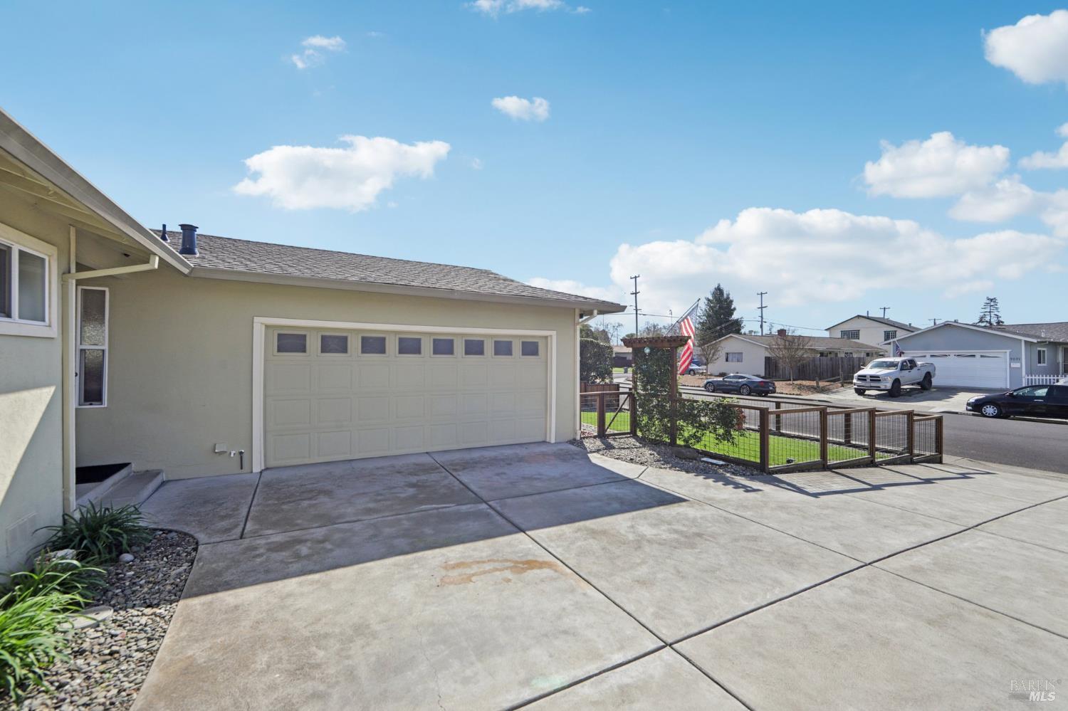 Detail Gallery Image 25 of 27 For 7070 Almond St, Rohnert Park,  CA 94928 - 3 Beds | 2 Baths