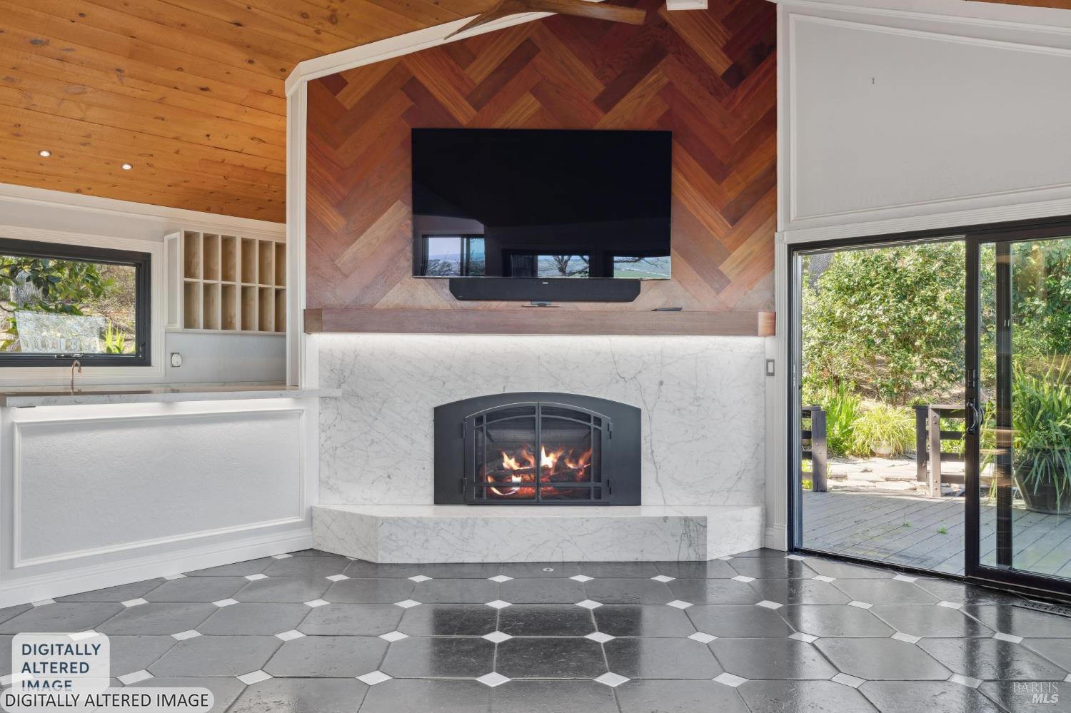 Detail Gallery Image 27 of 66 For 160 Crest Rd, Novato,  CA 94945 - 3 Beds | 3/2 Baths