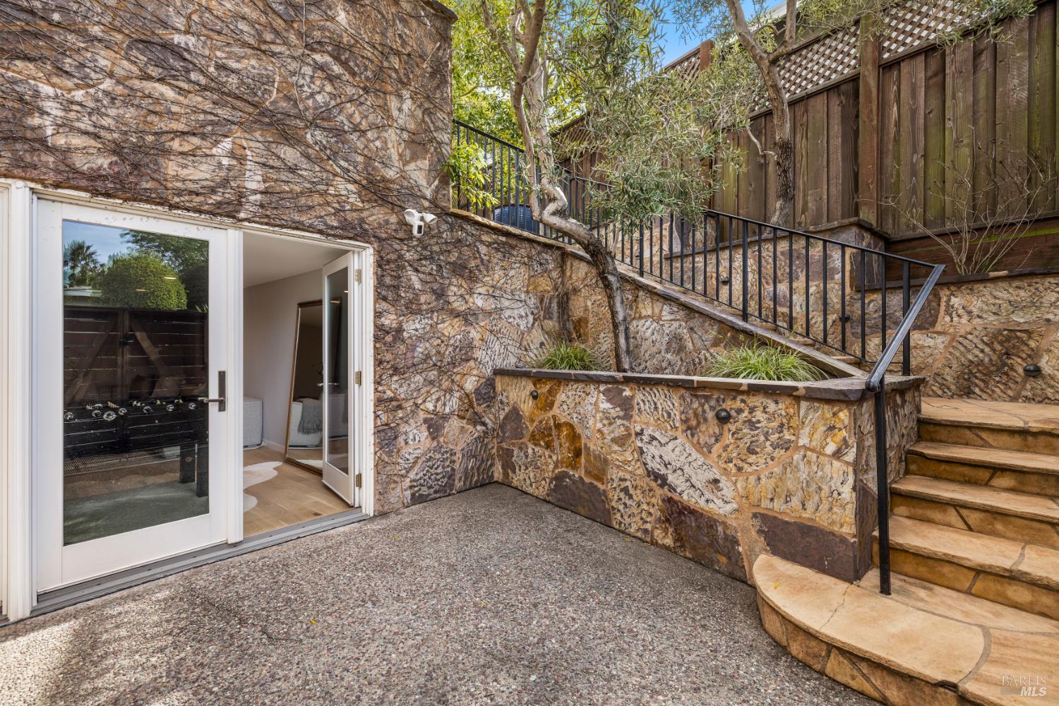 Detail Gallery Image 47 of 55 For 34 Southridge Dr, Tiburon,  CA 94920 - 4 Beds | 3/1 Baths