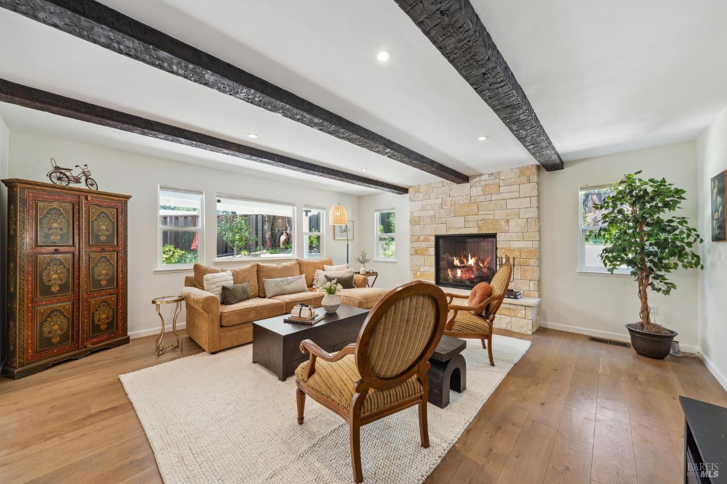 Detail Gallery Image 6 of 43 For 4880 Warm Springs Rd, Glen Ellen,  CA 95442 - 5 Beds | 3/1 Baths