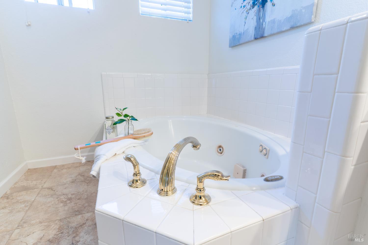 Detail Gallery Image 17 of 37 For 1125 Westview Dr, Napa,  CA 94558 - 5 Beds | 3 Baths