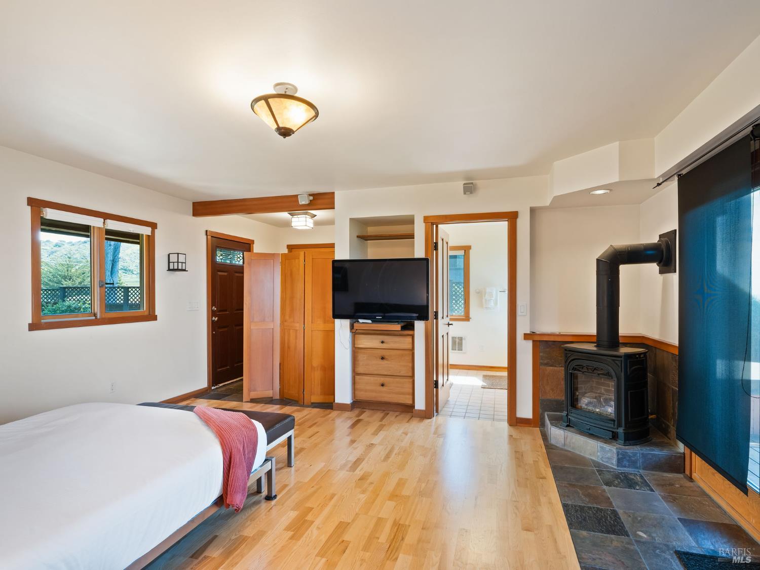 Detail Gallery Image 18 of 39 For 7400 S Highway 1 Unkn, Elk,  CA 95432 - 3 Beds | 3 Baths