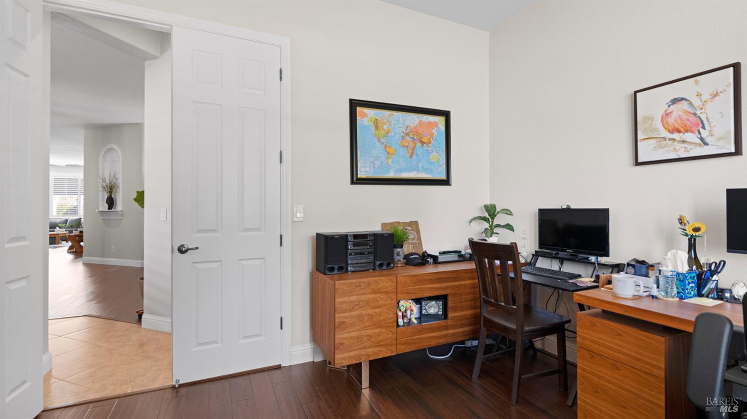 Detail Gallery Image 4 of 62 For 1803 Sanger Peak Way, Antioch,  CA 94531 - 4 Beds | 2/1 Baths