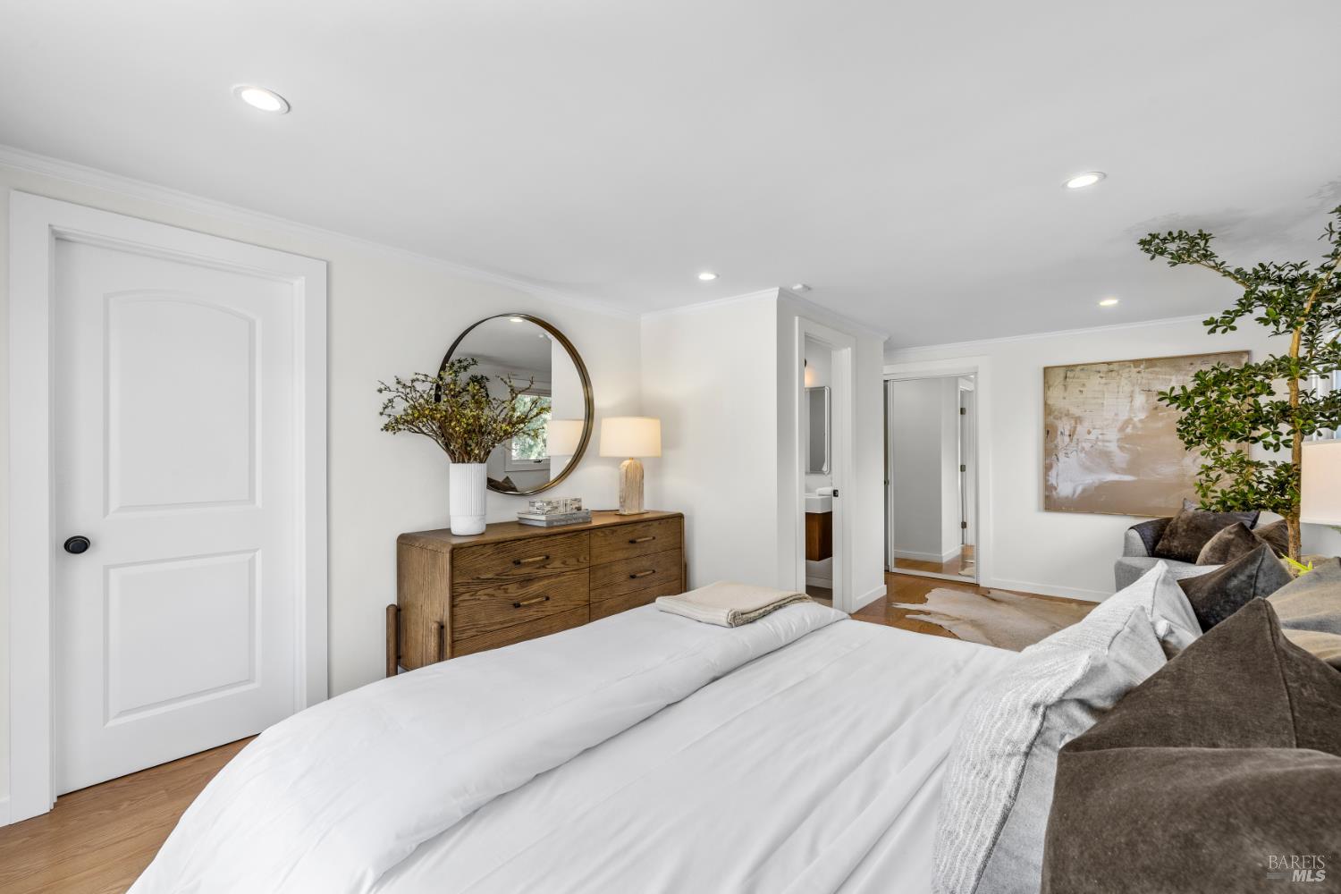 Detail Gallery Image 30 of 55 For 34 Southridge Dr, Tiburon,  CA 94920 - 4 Beds | 3/1 Baths