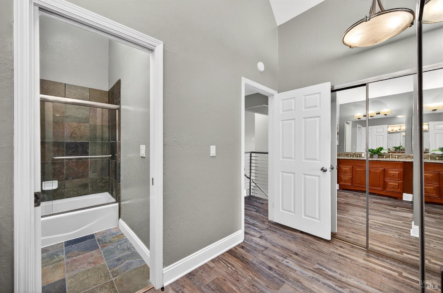 Detail Gallery Image 21 of 37 For 195 E B St, Benicia,  CA 94510 - 3 Beds | 2/1 Baths