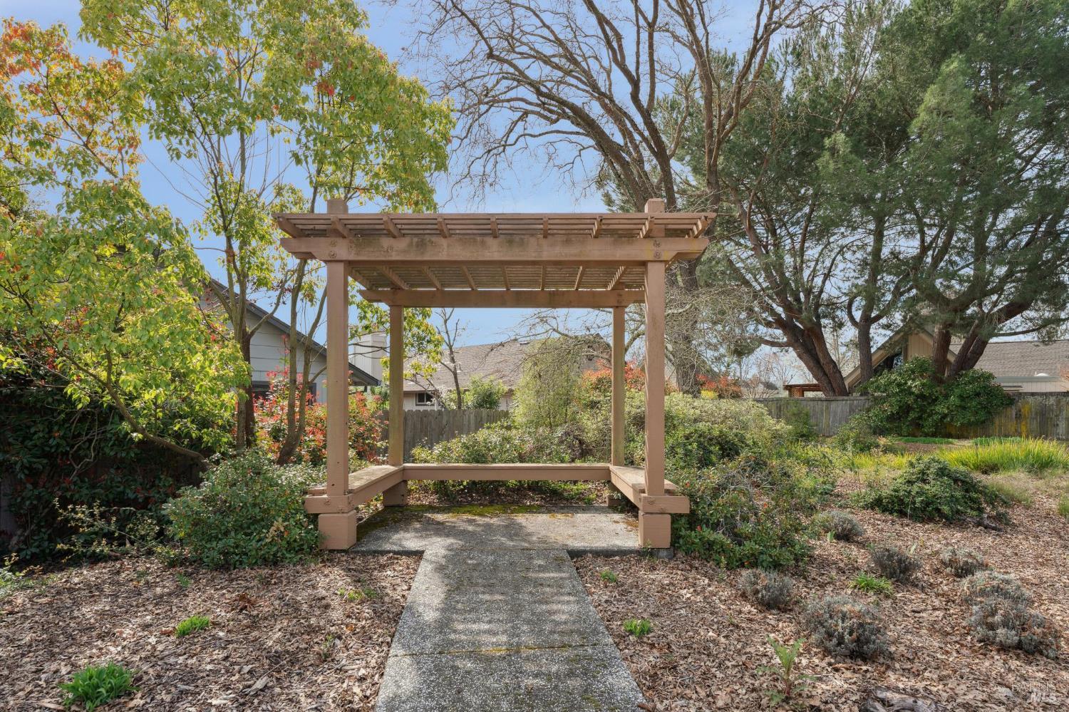 Detail Gallery Image 31 of 32 For 1239 Herbazal St, Sonoma,  CA 95476 - 2 Beds | 2 Baths