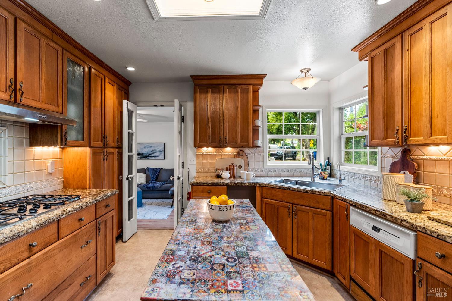 Detail Gallery Image 10 of 36 For 355 Sky Oaks Dr, Angwin,  CA 94508 - 5 Beds | 3 Baths