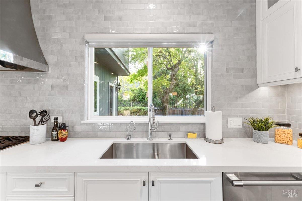 Detail Gallery Image 33 of 96 For 433 Tee Ct, Healdsburg,  CA 95448 - 4 Beds | 3/1 Baths