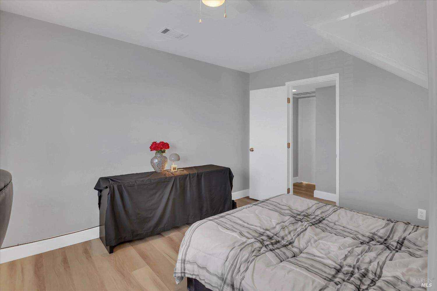 Detail Gallery Image 24 of 49 For 633 Country Ln, Oakley,  CA 94561 - 4 Beds | 2/1 Baths