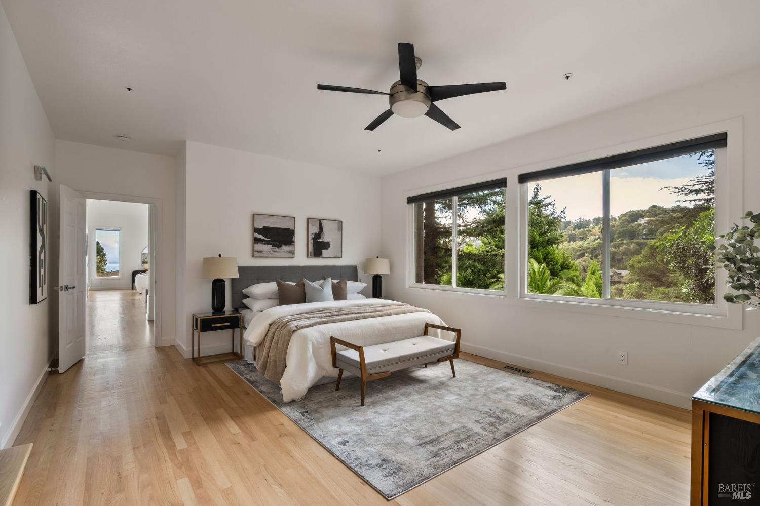 Detail Gallery Image 21 of 48 For 174 Main Dr, San Rafael,  CA 94901 - 5 Beds | 2/2 Baths