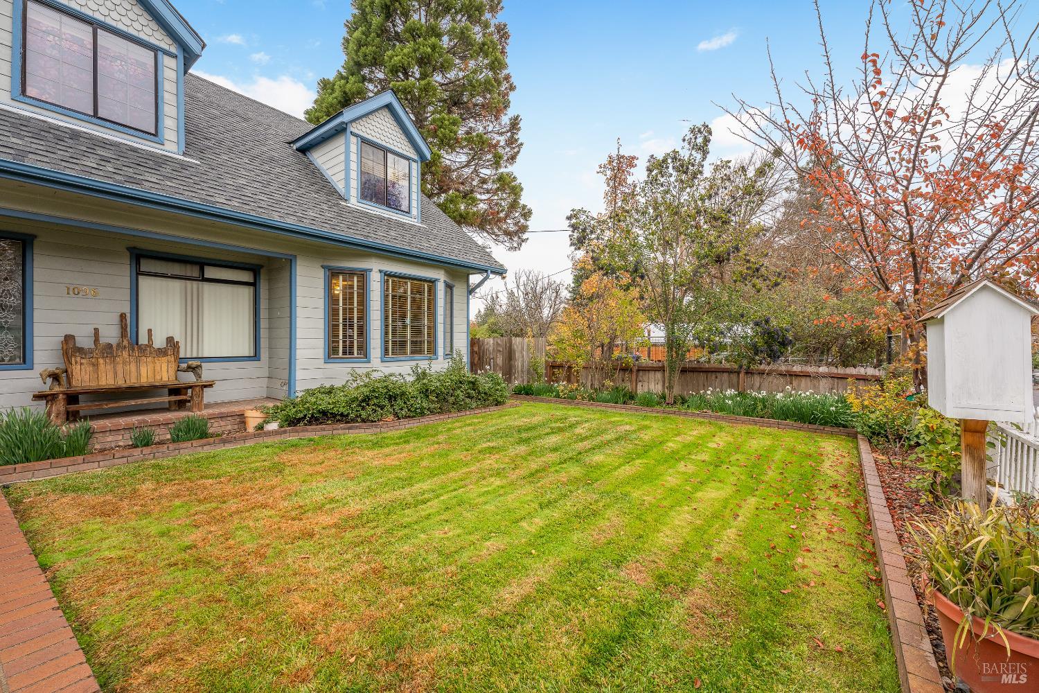 Detail Gallery Image 2 of 34 For 1096 W Standley St, Ukiah,  CA 95482 - 3 Beds | 3 Baths