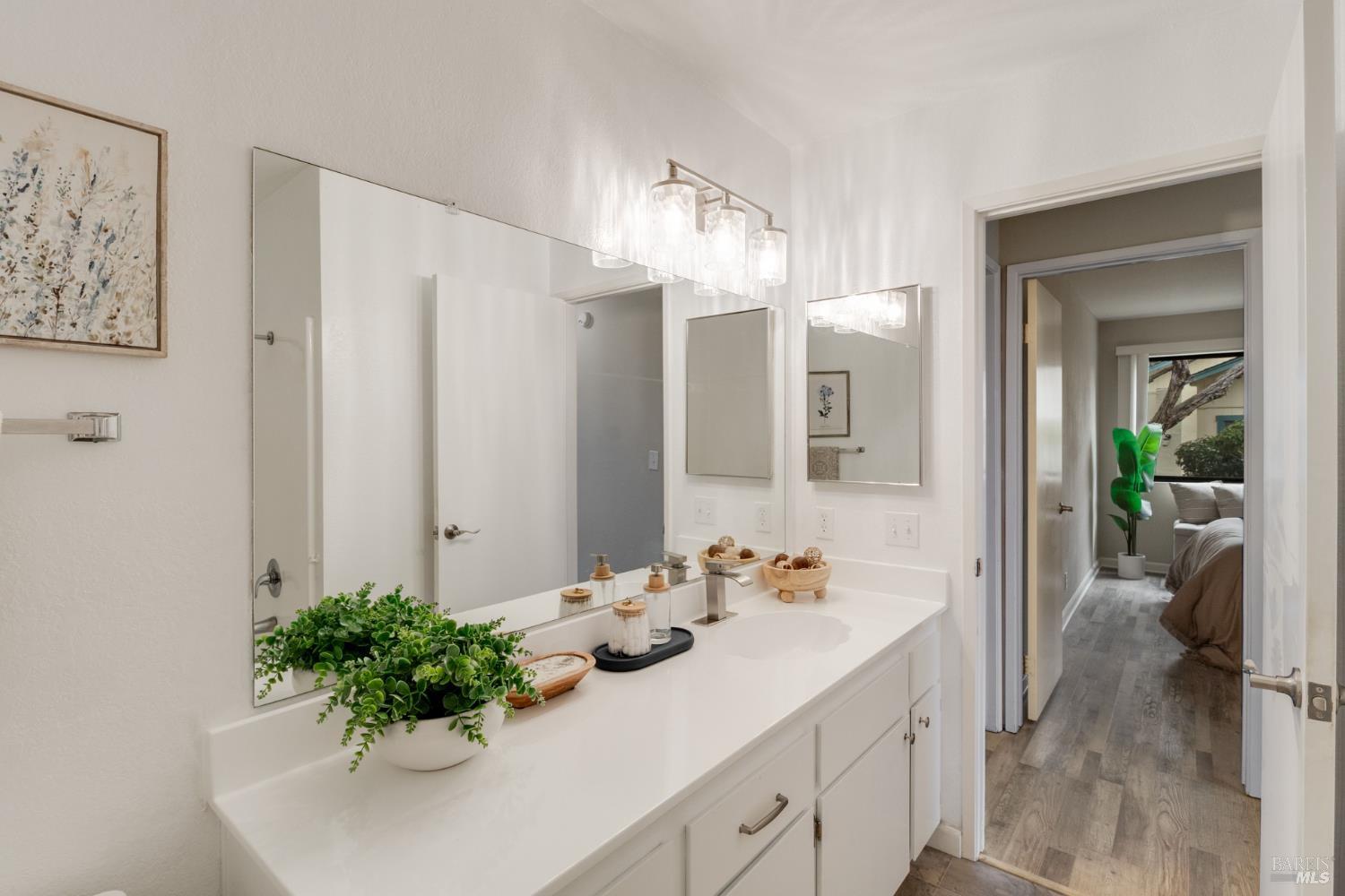 Detail Gallery Image 21 of 48 For 1474 London Cir, Benicia,  CA 94510 - 2 Beds | 2 Baths