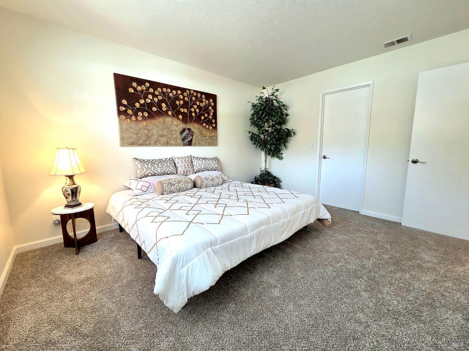 Detail Gallery Image 11 of 16 For 900 Cambridge Dr #122,  Benicia,  CA 94510 - 2 Beds | 1 Baths