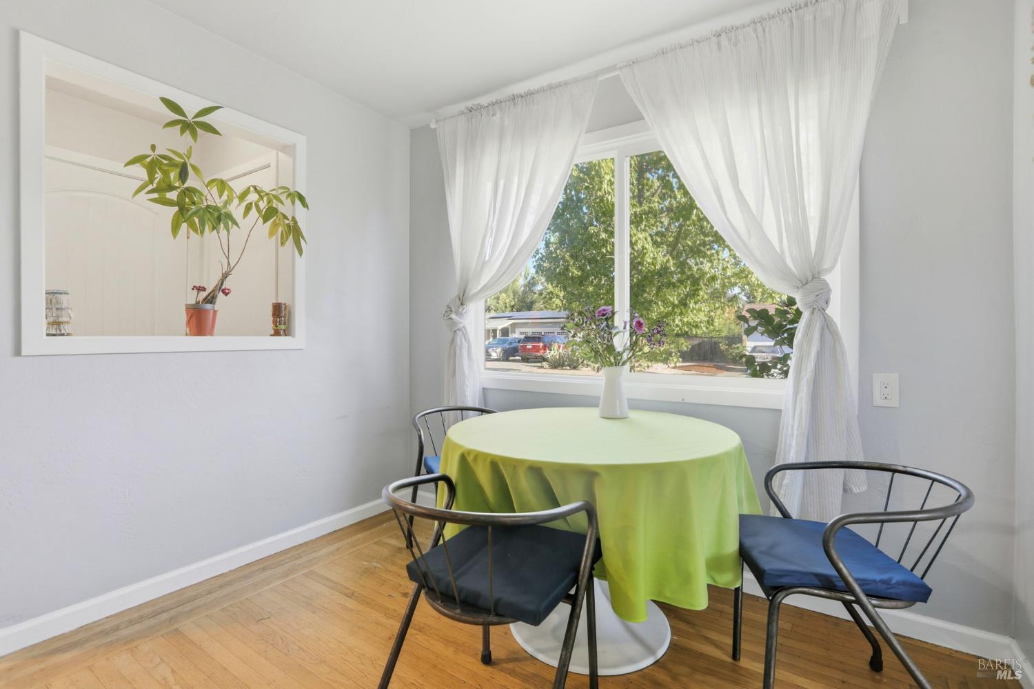 Detail Gallery Image 17 of 38 For 840 Wilmac Ave, Novato,  CA 94947 - 3 Beds | 2 Baths