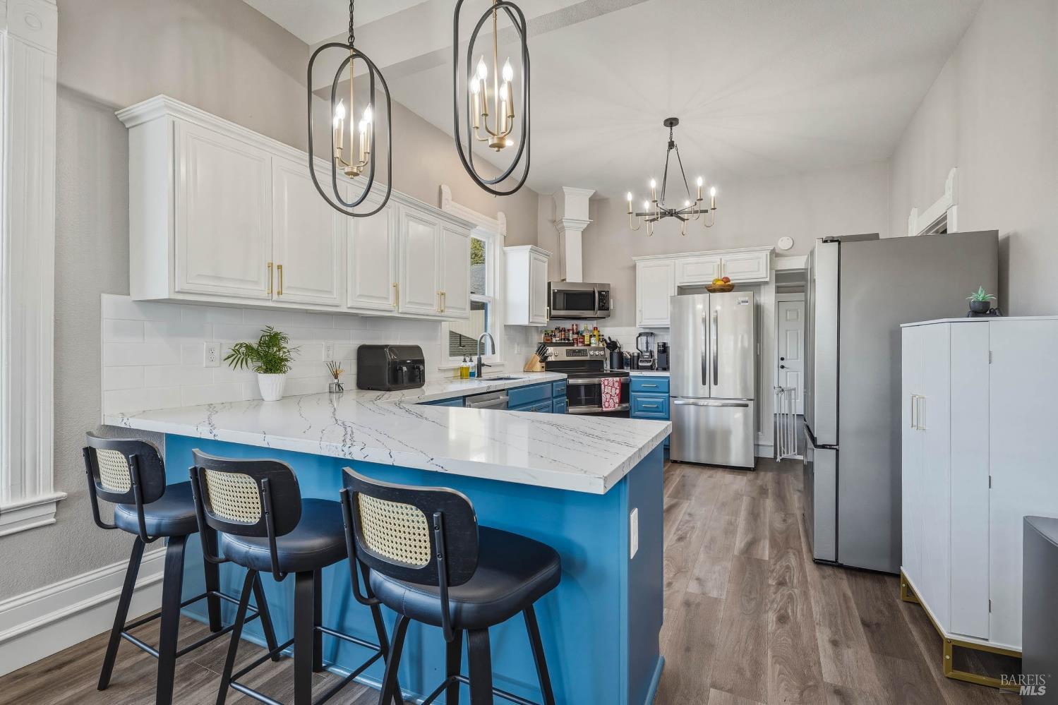 Detail Gallery Image 9 of 33 For 107 Sebastopol Ave, Santa Rosa,  CA 95407 - 4 Beds | 3/1 Baths