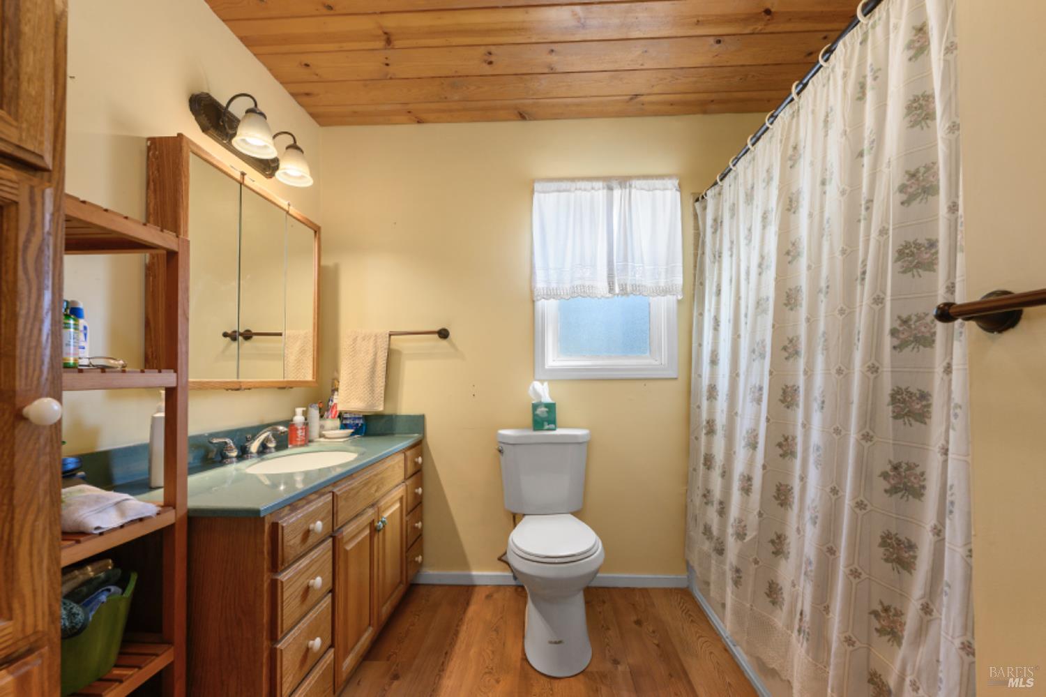 Detail Gallery Image 21 of 40 For 5454 Hall Rd, Santa Rosa,  CA 95401 - 3 Beds | 1/1 Baths