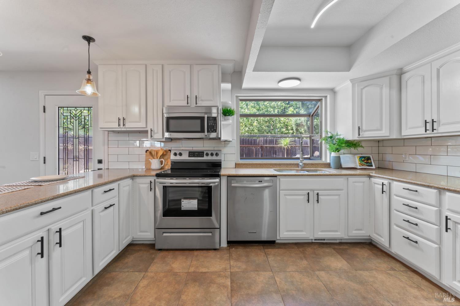 Detail Gallery Image 58 of 88 For 1661 Fairfield Ave, Fairfield,  CA 94533 - 3 Beds | 2/1 Baths