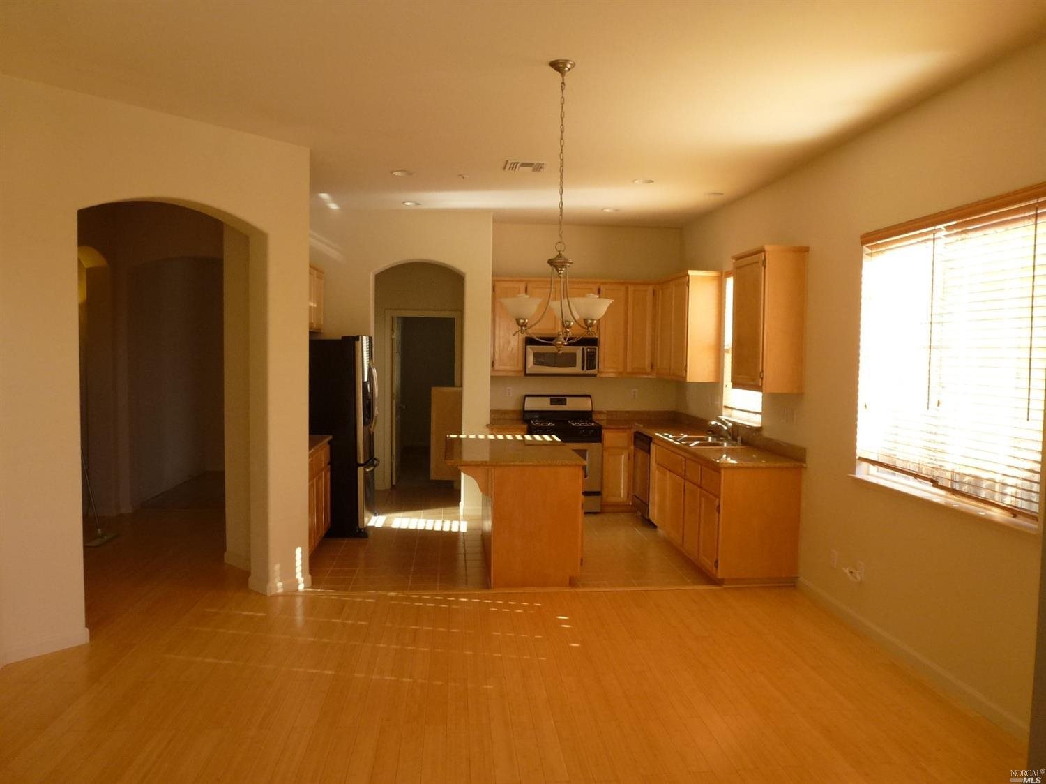 Detail Gallery Image 2 of 11 For 3273 Inwood Pl, Fairfield,  CA 94534 - 2 Beds | 2 Baths