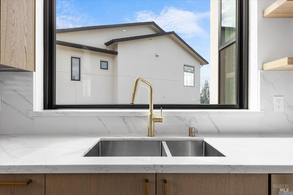 Detail Gallery Image 18 of 75 For 3623 Crescent Cir, Santa Rosa,  CA 95403 - 4 Beds | 5 Baths