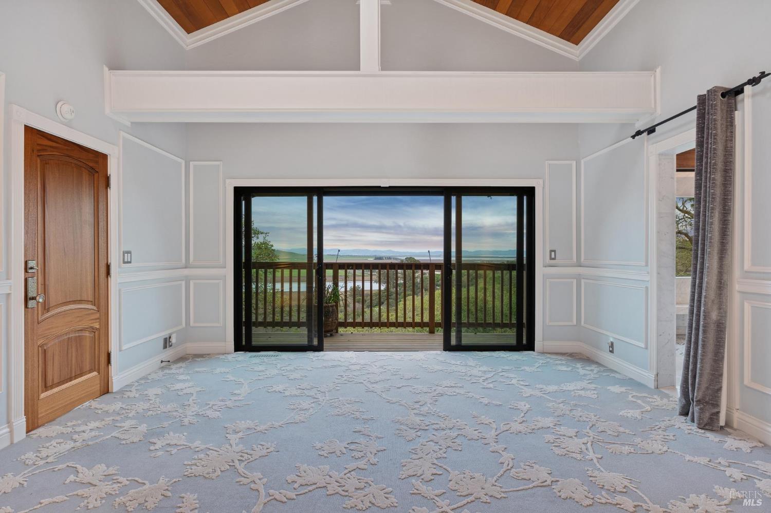 Detail Gallery Image 33 of 66 For 160 Crest Rd, Novato,  CA 94945 - 3 Beds | 3/2 Baths