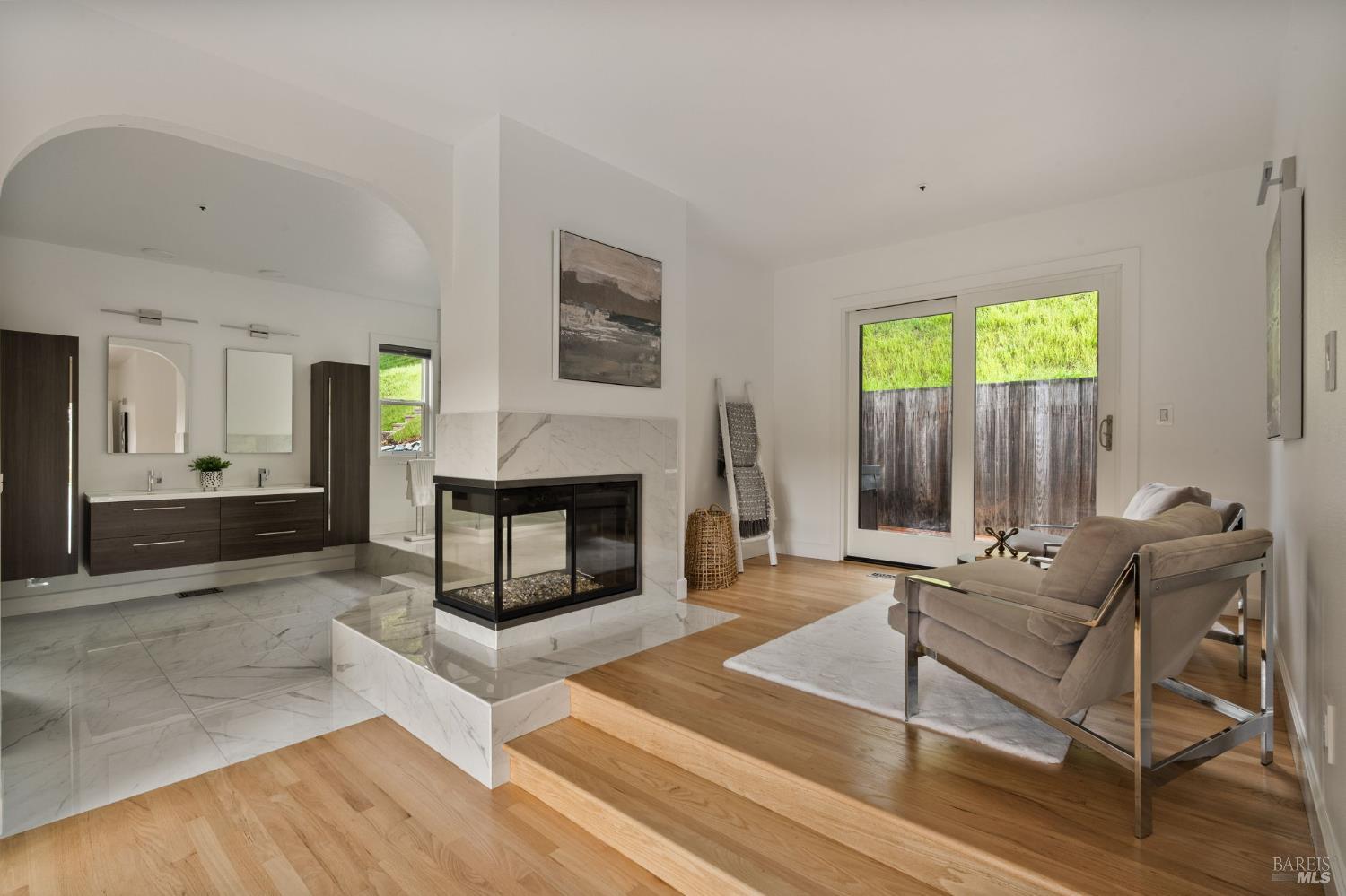 Detail Gallery Image 23 of 48 For 174 Main Dr, San Rafael,  CA 94901 - 5 Beds | 2/2 Baths