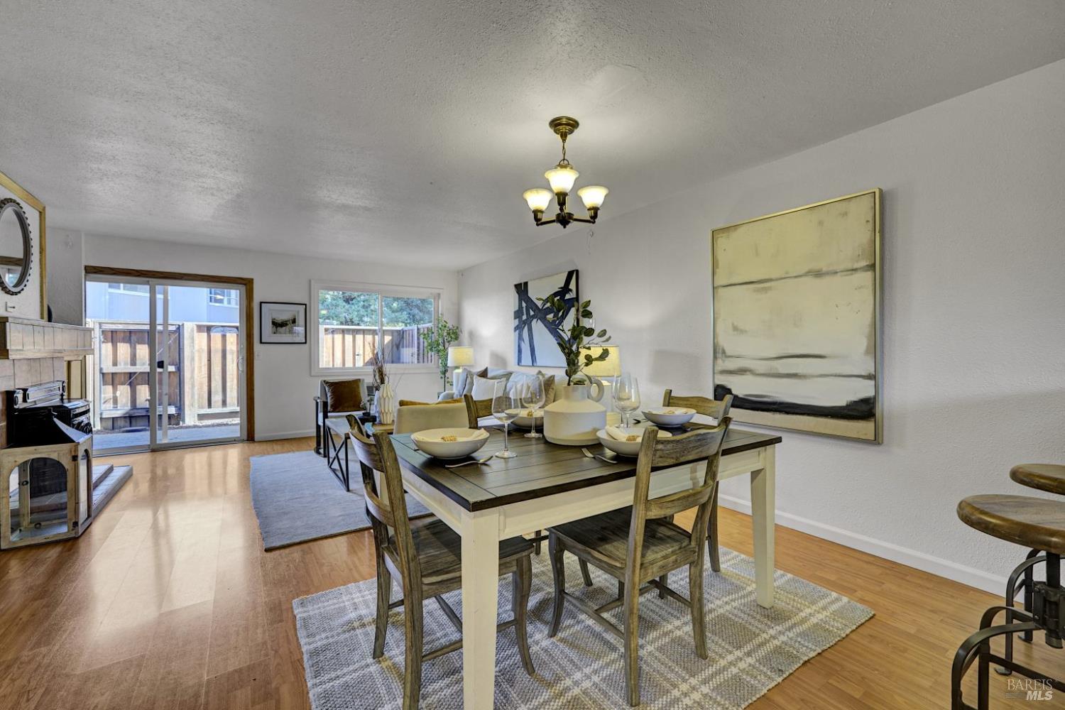 Detail Gallery Image 7 of 33 For 735 Racquet Club Cir, Rohnert Park,  CA 94928 - 2 Beds | 1/1 Baths