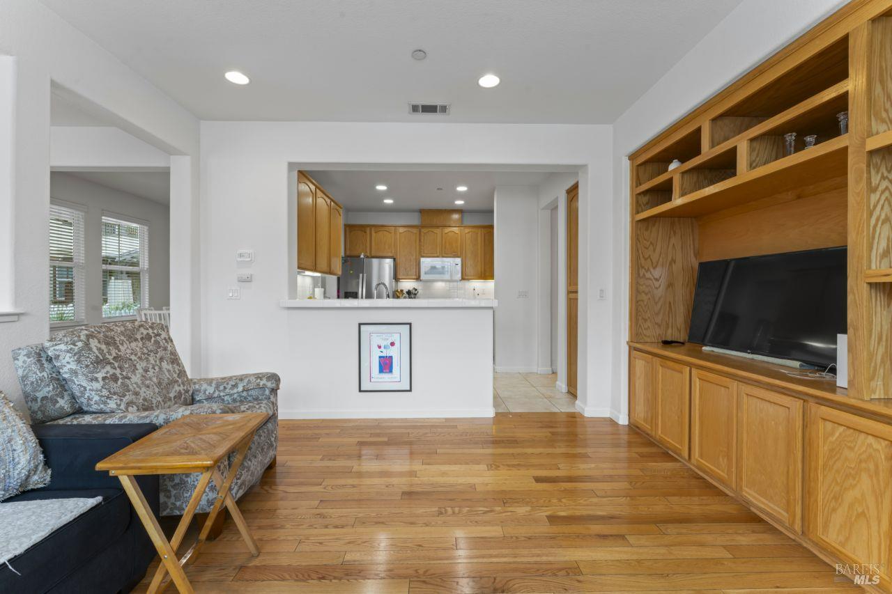 Detail Gallery Image 13 of 25 For 865 Citation Ct, Napa,  CA 94559 - 3 Beds | 2/1 Baths