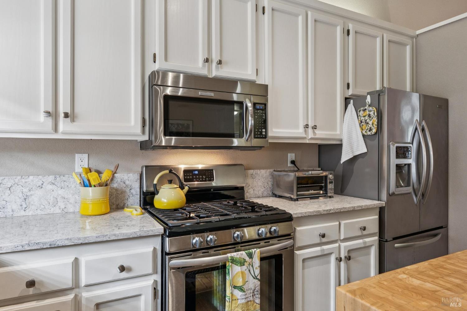 Detail Gallery Image 13 of 32 For 1239 Herbazal St, Sonoma,  CA 95476 - 2 Beds | 2 Baths