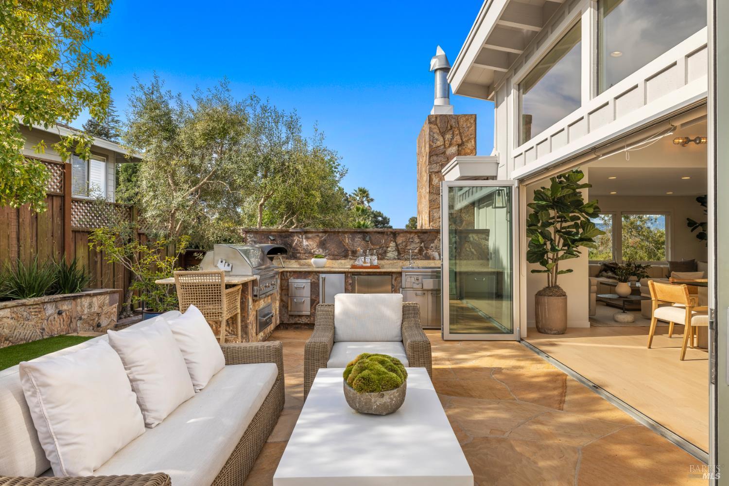 Detail Gallery Image 20 of 55 For 34 Southridge Dr, Tiburon,  CA 94920 - 4 Beds | 3/1 Baths