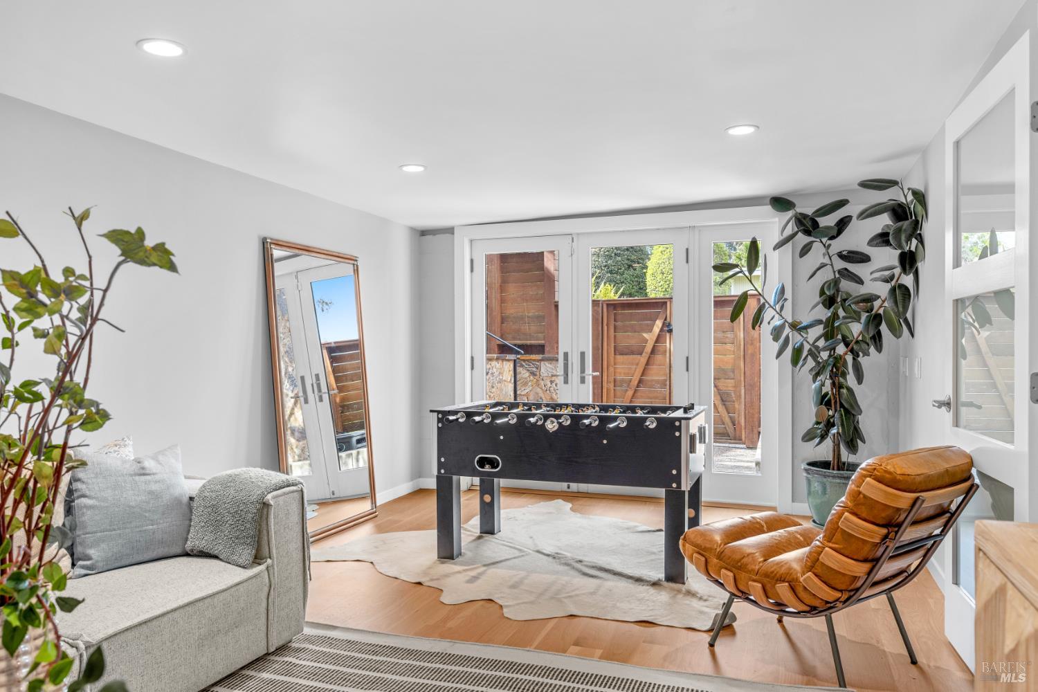 Detail Gallery Image 46 of 55 For 34 Southridge Dr, Tiburon,  CA 94920 - 4 Beds | 3/1 Baths