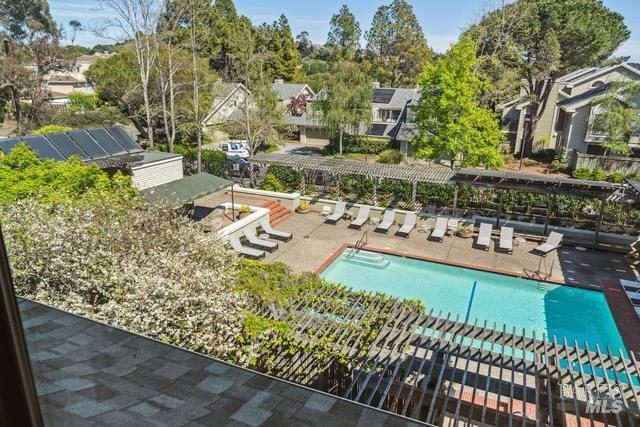 Detail Gallery Image 27 of 35 For 118 Eucalyptus Knoll St, Mill Valley,  CA 94941 - 2 Beds | 2 Baths