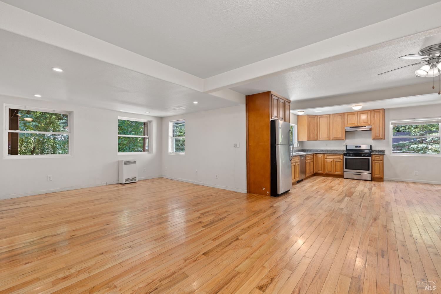 Detail Gallery Image 8 of 28 For 14446 Old Cazadero Rd, Guerneville,  CA 95446 - 6 Beds | 3 Baths