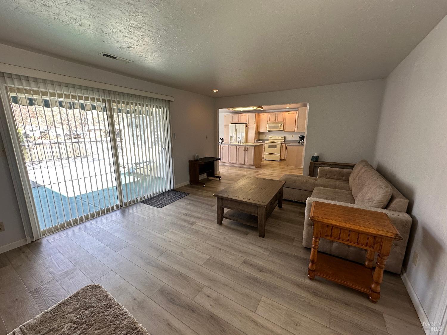 Detail Gallery Image 9 of 20 For 12945 Lakeland St #1,  Clearlake Oaks,  CA 95423 - 2 Beds | 2 Baths