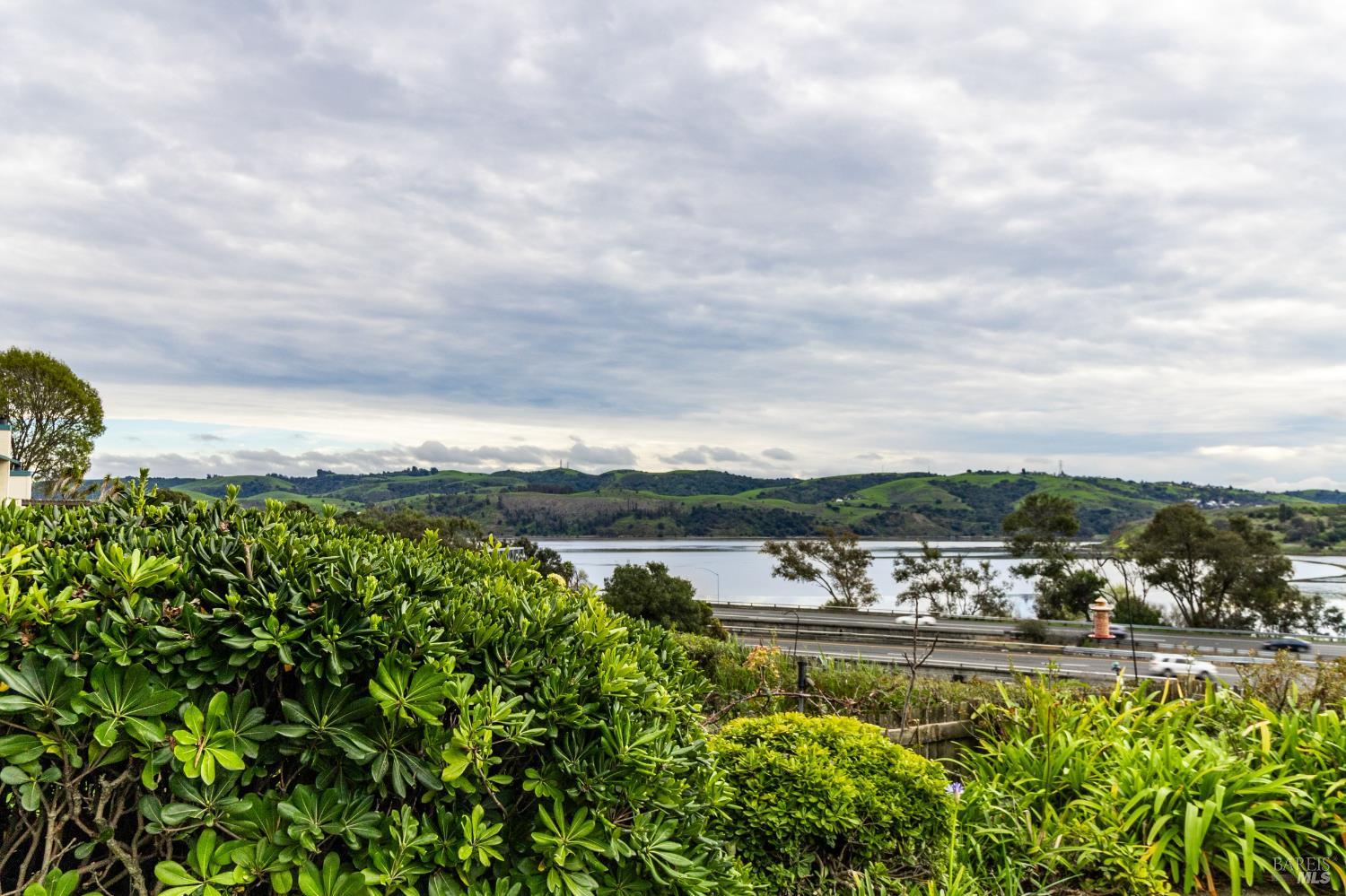 Detail Gallery Image 39 of 48 For 1474 London Cir, Benicia,  CA 94510 - 2 Beds | 2 Baths