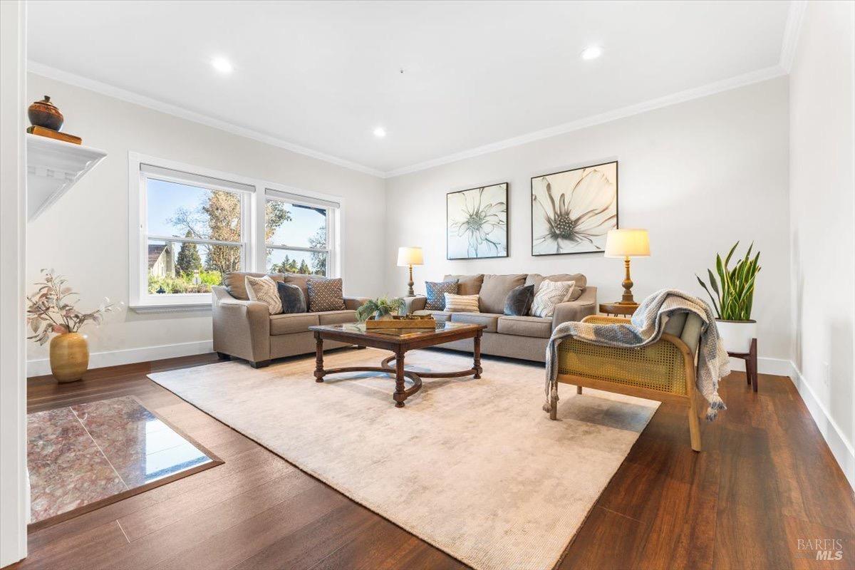 Detail Gallery Image 10 of 96 For 433 Tee Ct, Healdsburg,  CA 95448 - 4 Beds | 3/1 Baths