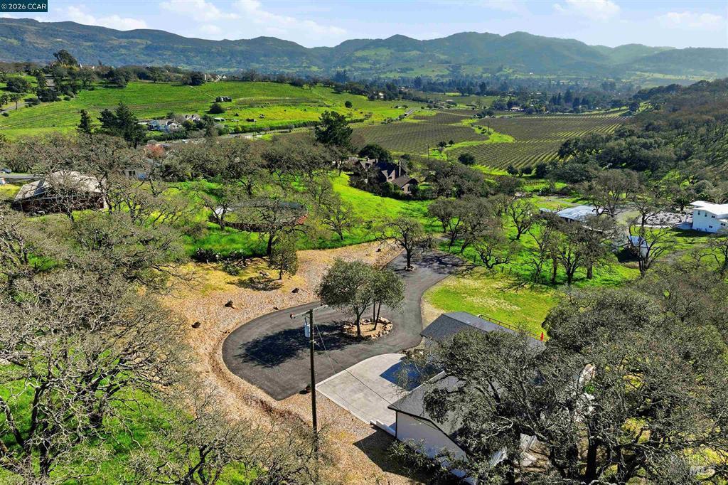 Detail Gallery Image 8 of 55 For 2087 1st Ave, Napa,  CA 94558 - 4 Beds | 2 Baths