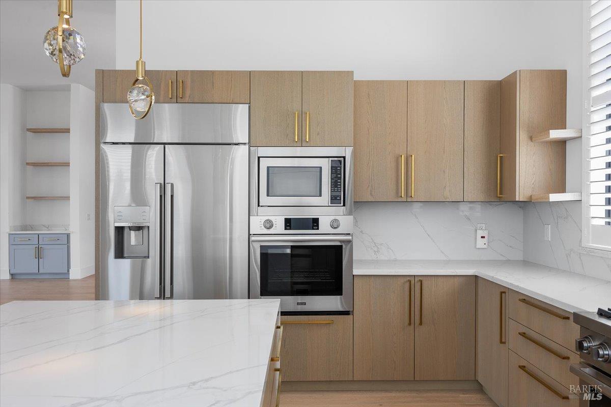 Detail Gallery Image 7 of 75 For 3623 Crescent Cir, Santa Rosa,  CA 95403 - 4 Beds | 5 Baths