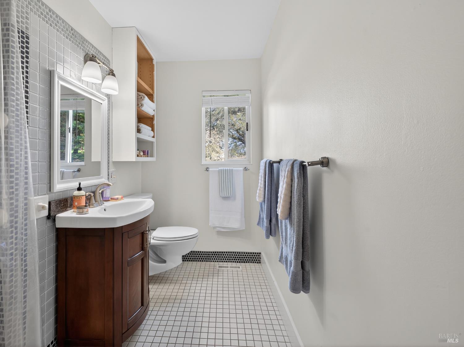 Detail Gallery Image 33 of 51 For 445 Marshall Ave, Petaluma,  CA 94952 - 3 Beds | 2 Baths