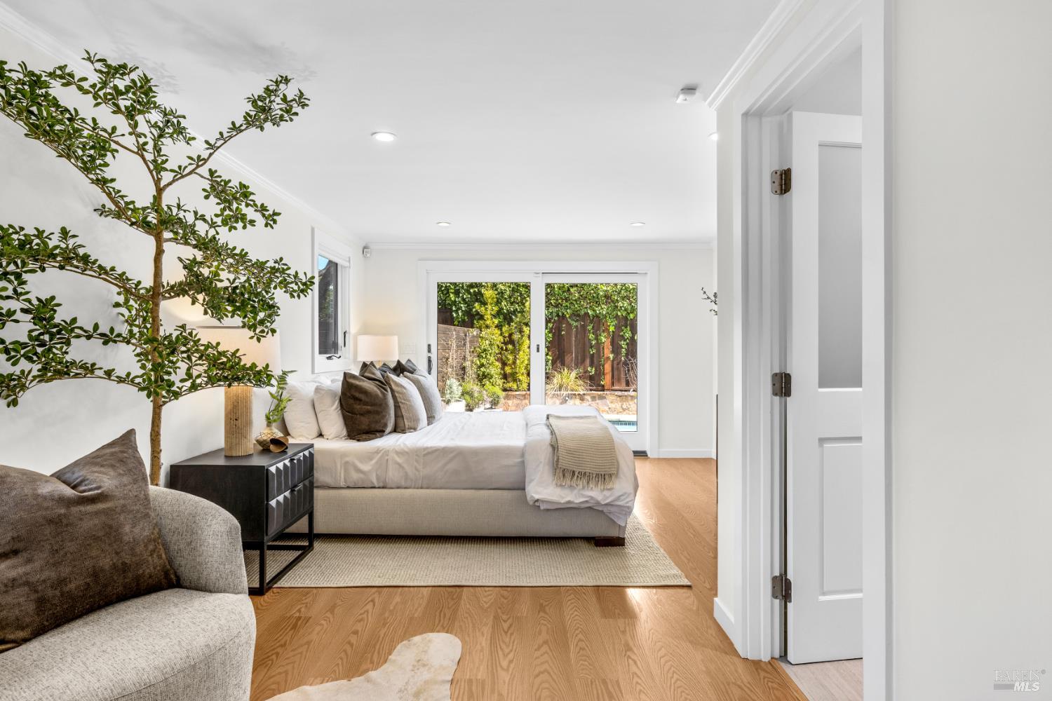 Detail Gallery Image 28 of 55 For 34 Southridge Dr, Tiburon,  CA 94920 - 4 Beds | 3/1 Baths