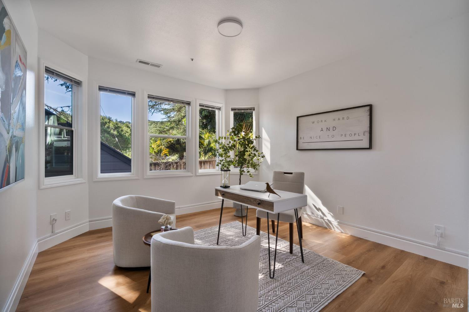 Detail Gallery Image 36 of 48 For 174 Main Dr, San Rafael,  CA 94901 - 5 Beds | 2/2 Baths