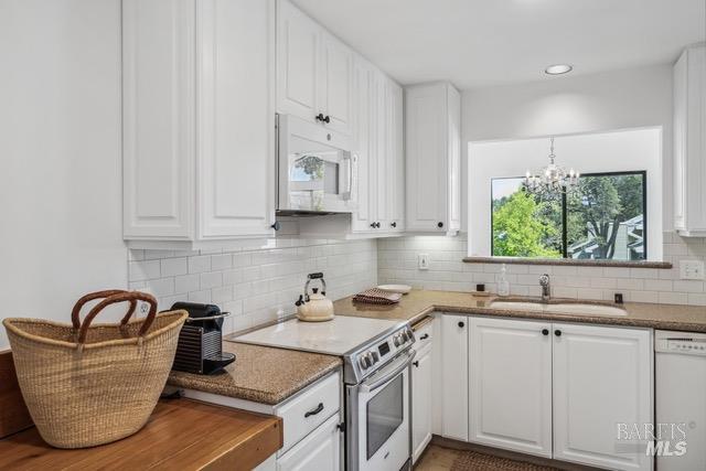 Detail Gallery Image 4 of 35 For 118 Eucalyptus Knoll St, Mill Valley,  CA 94941 - 2 Beds | 2 Baths