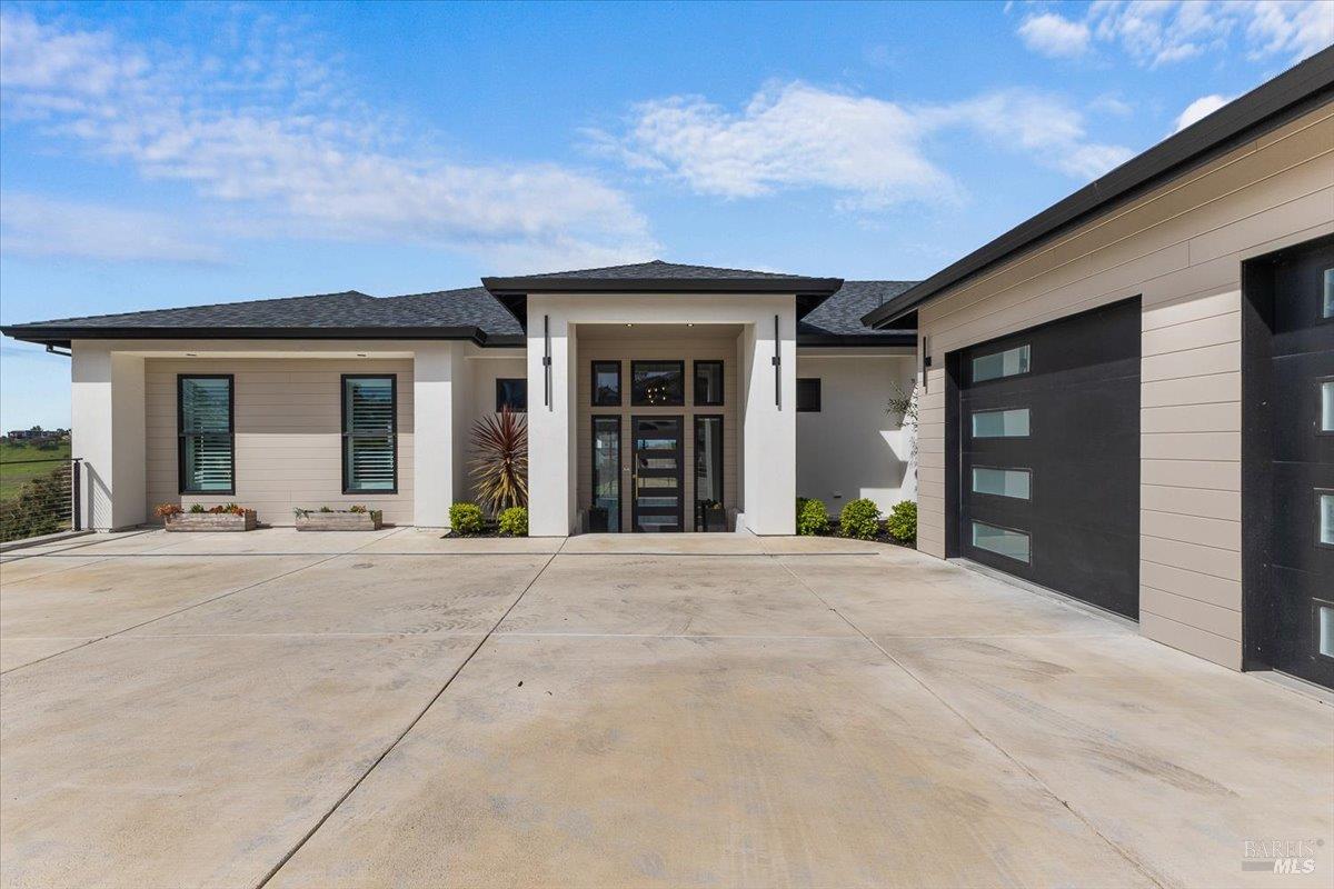 Detail Gallery Image 2 of 75 For 3623 Crescent Cir, Santa Rosa,  CA 95403 - 4 Beds | 5 Baths