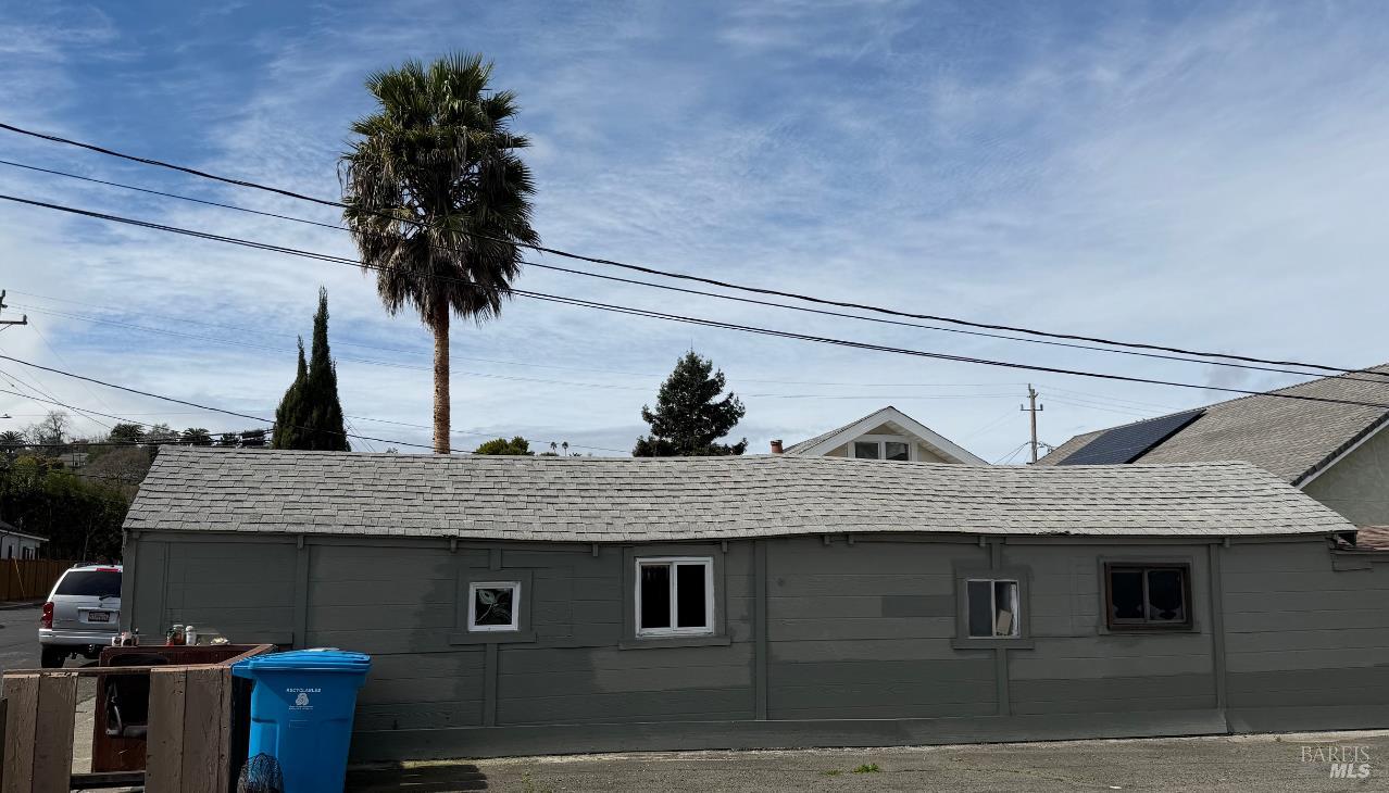 Detail Gallery Image 7 of 12 For 2002 Marin St, Vallejo,  CA 94590 - 2 Beds | 2 Baths